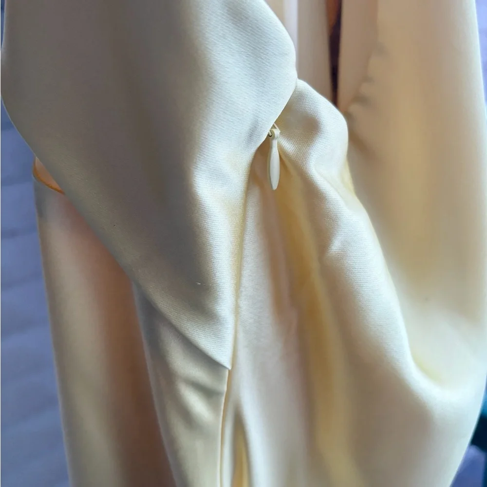 🆕🌼 Antonio Melani Darah Satin Butter Yellow Maxi Dress Size 16 Formal Gown Chic - Picture 9 of 17